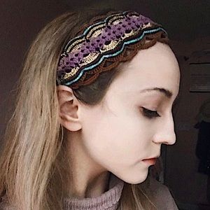 crochet scalloped lace headband (finished piece)